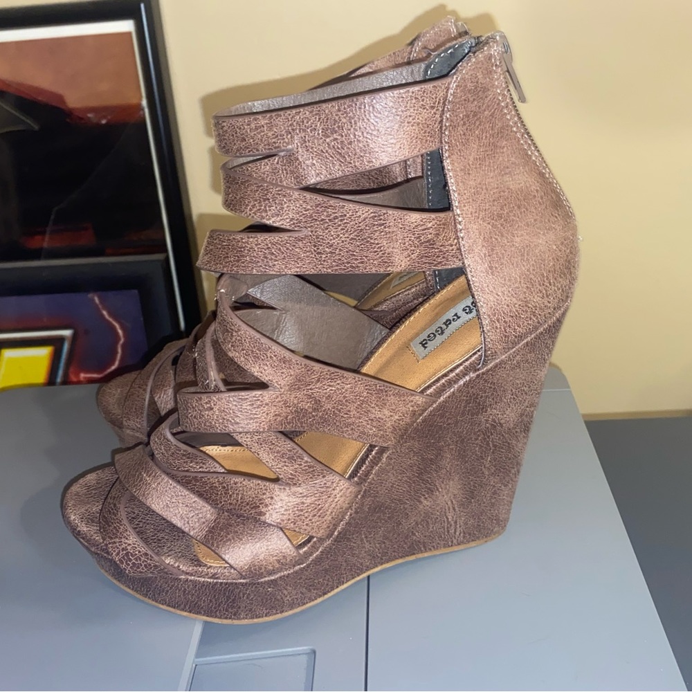 Buckle Not Rated Wedge